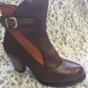 Jani Corkys leather short boots